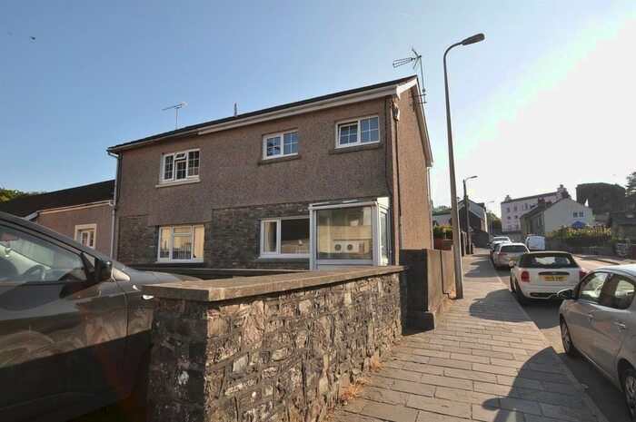 2 Bedroom Property To Rent In Wogan Mews, Laugharne, Carmarthen, SA33