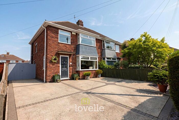 3 Bedroom Semi Detached House For Sale In Summerfield Avenue, Waltham, DN37
