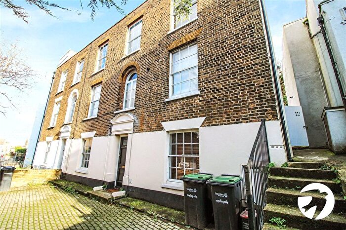 1 Bedroom Flat To Rent In Wrotham Road, Gravesend, Kent, DA11