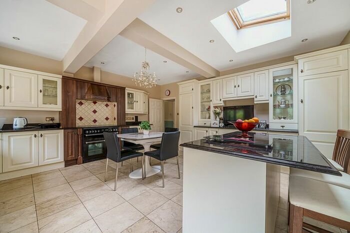 3 Bedroom Semi-Detached House To Rent In Shirley Avenue, Croydon, CR0