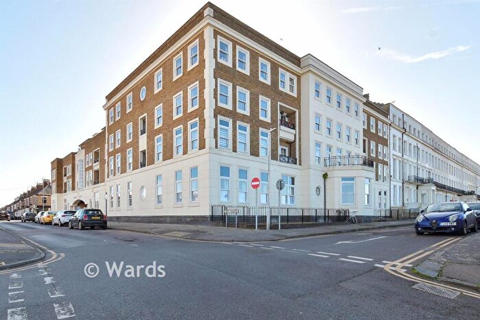 1 Bedroom Flat For Sale In Pier Avenue, Herne Bay, Kent, CT6