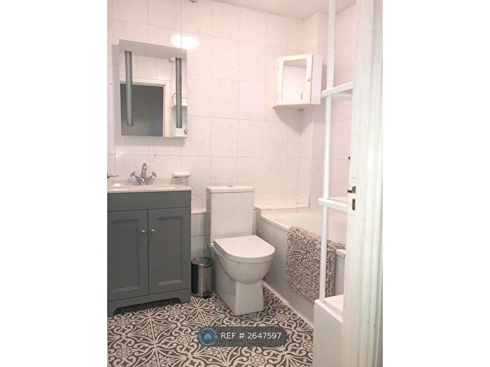1 Bedroom Flat To Rent In Greyhound Road, London, W6