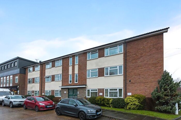 1 Bedroom Flat To Rent In River Court, Riverhead, Sevenoaks, TN13