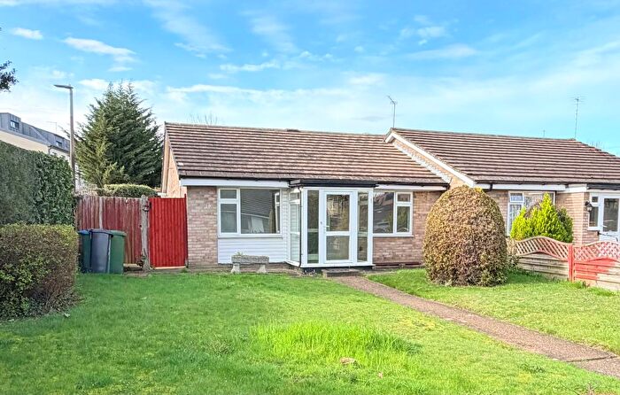 2 Bedroom Semi-Detached Bungalow For Sale In Lavinia Avenue, Watford, WD25