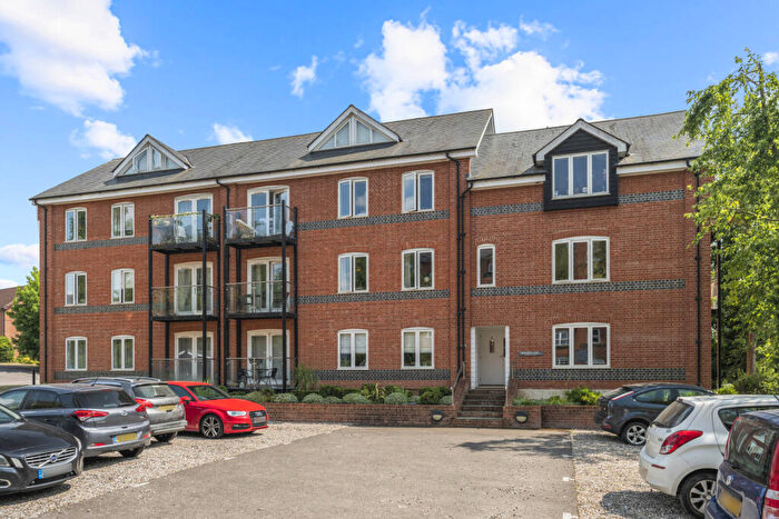 2 Bedroom Maisonette For Sale In Sheering Lower Road, Sawbridgeworth, Essex, CM21