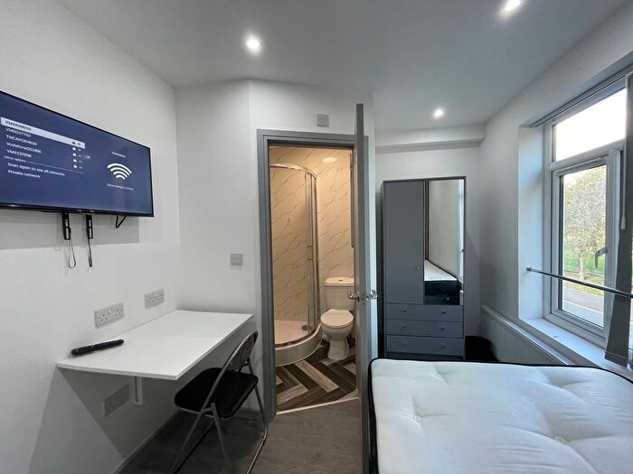 4 Bedroom End Terrace House To Rent In High Street, B66