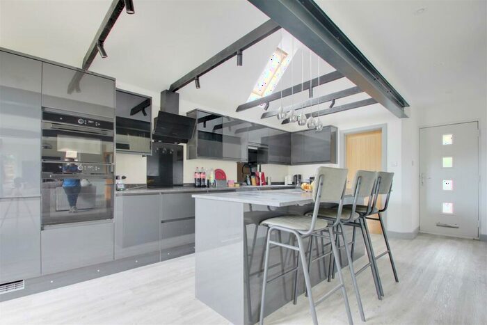 3 Bedroom Chalet To Rent In Ferringham Lane, Ferring, Worthing, BN12