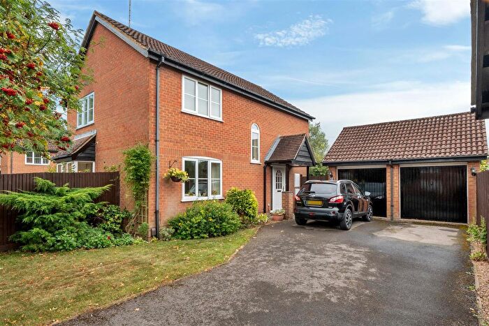 3 Bedroom Detached House For Sale In Alyngton, Northchurch, Berkhamsted, HP4