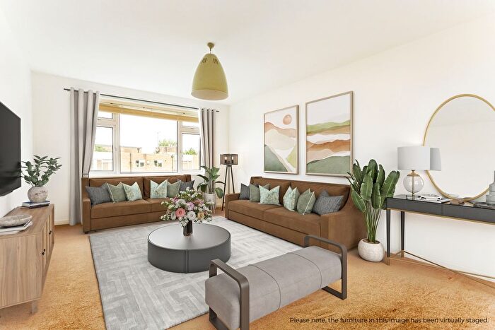 2 Bedroom Flat To Rent In Wilbury Crescent, Hove, BN3