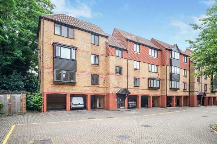1 Bedroom Flat To Rent In Greyhound Road, Sutton, Surrey, SM1