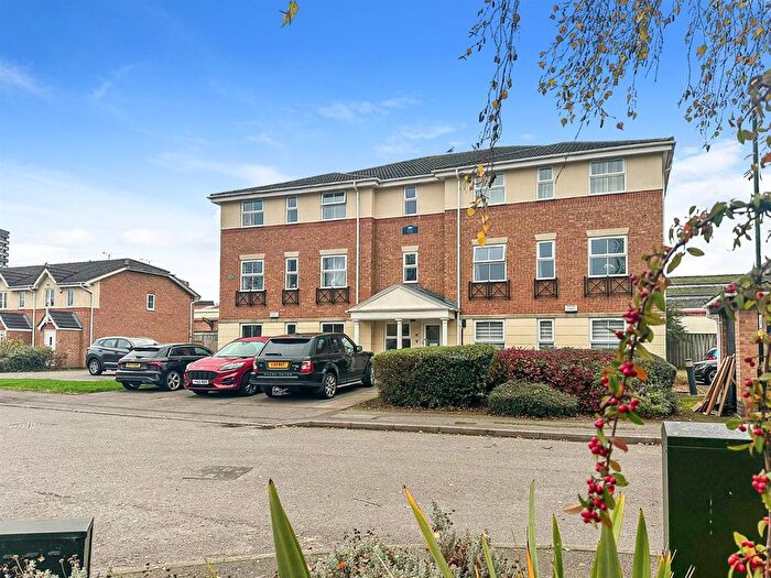 2 Bedroom Flat To Rent In Drapers Fields, Coventry, CV1