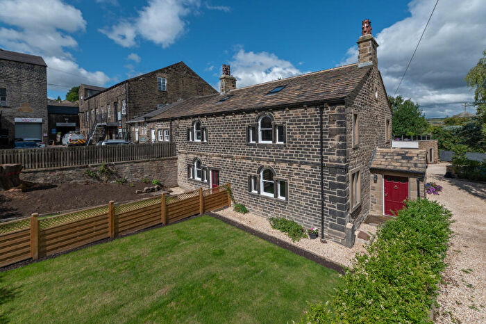 4 Bedroom House For Sale In Trinity Drive, Wilsden, Bradford, West Yorkshire, BD15