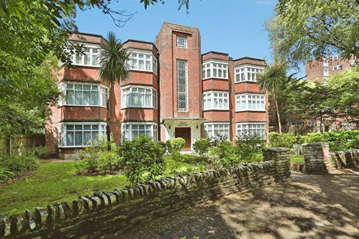 3 Bedroom Flat For Sale In Grove Road, Bournemouth, BH1