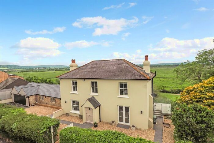 3 Bedroom Detached House For Sale In Rackham Road, Amberley, West Sussex, BN18