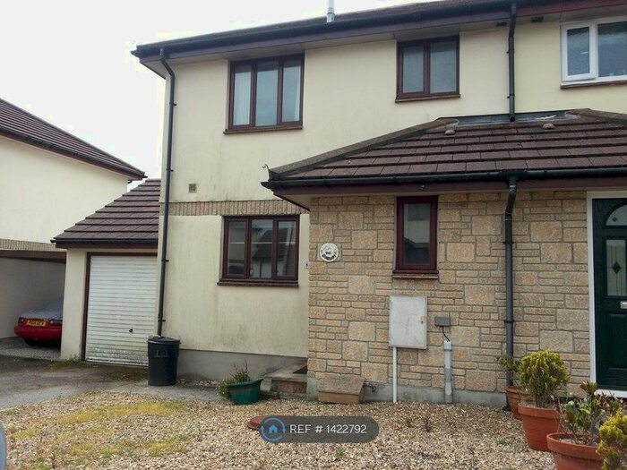 3 Bedroom Semi-Detached House To Rent In Parc Holland, Helston, TR13