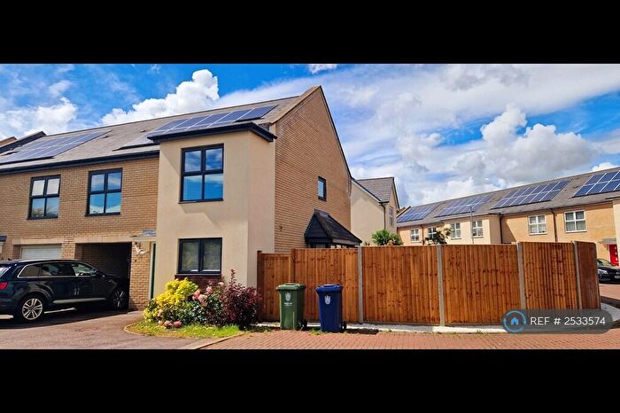 4 Bedroom Semi-Detached House To Rent In Cranesbill Close, Cambridge, CB4