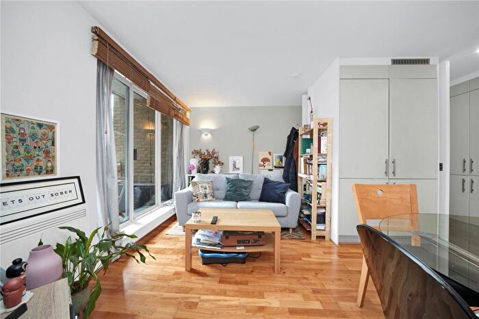 1 Bedroom Apartment For Sale In Narrow Street, E14