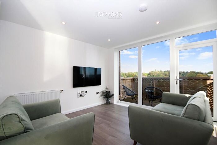 2 Bedroom Flat To Rent In Brewers Square, Dartford, DA1