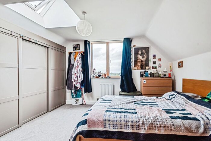 3 Bedroom End Of Terrace House For Sale In Sher Afzal Close, Oxford, OX4