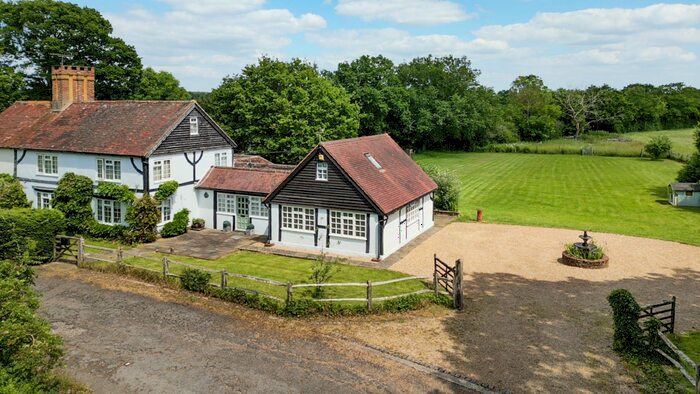5 Bedroom Cottage For Sale In Coneyhurst Road, Billingshurst, RH14