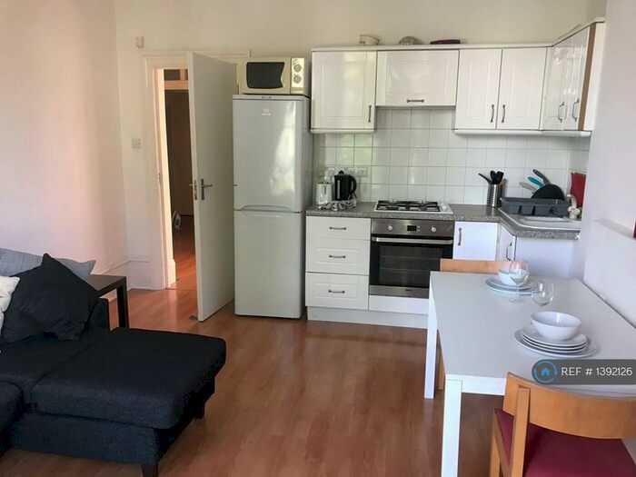 2 Bedroom Flat To Rent In Wray Crescent, London, N4