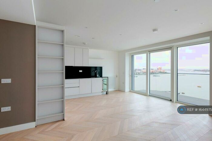 2 Bedroom Flat To Rent In Hennessey Apartments, London, SE18