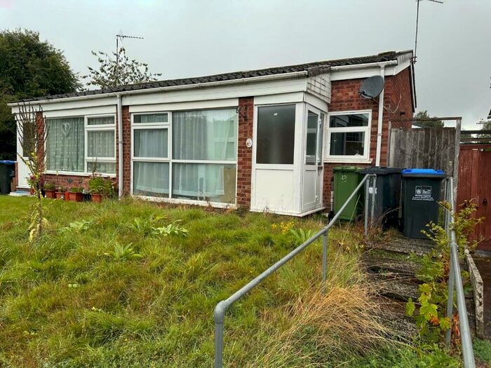 2 Bedroom Semi-Detached Bungalow To Rent In Neville Grove, Warwick, CV34