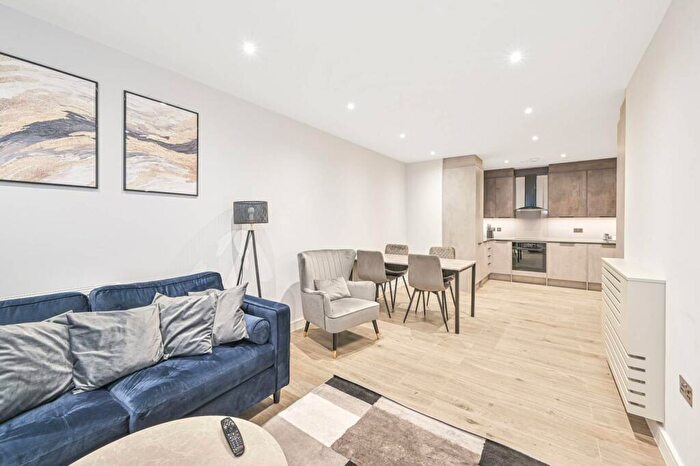 2 Bedroom Flat To Rent In Glebe Road, Stanmore, HA7