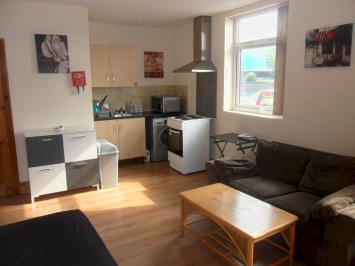 Studio To Rent In Birchfield Rd, Aston, Birmingham, B19