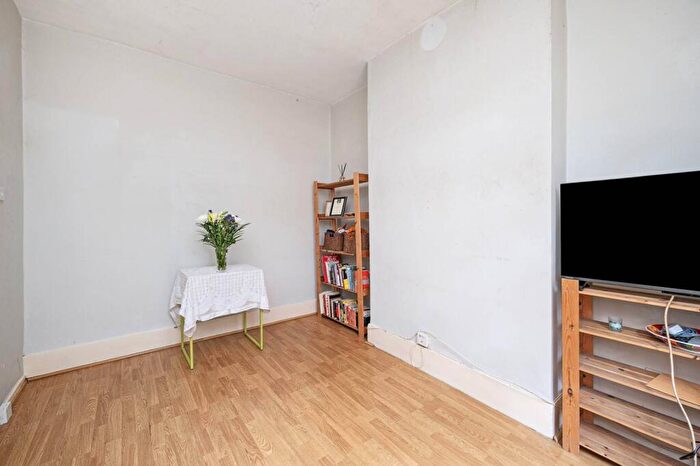 1 Bedroom Flat For Sale In Clerkenwell Road, Clerkenwell, London, EC1R