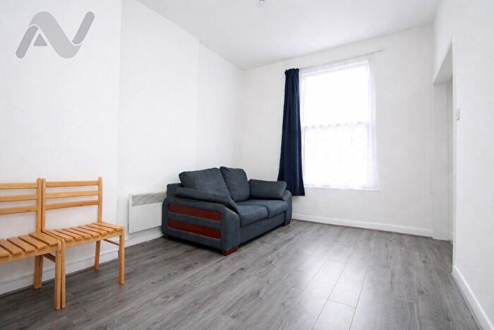 2 Bedroom Flat To Rent In Marlborough Road, London, N19