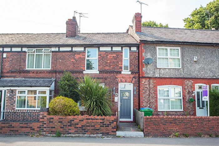 3 Bedroom End Of Terrace House For Sale In Station Road South, Padgate, Warrington, WA2