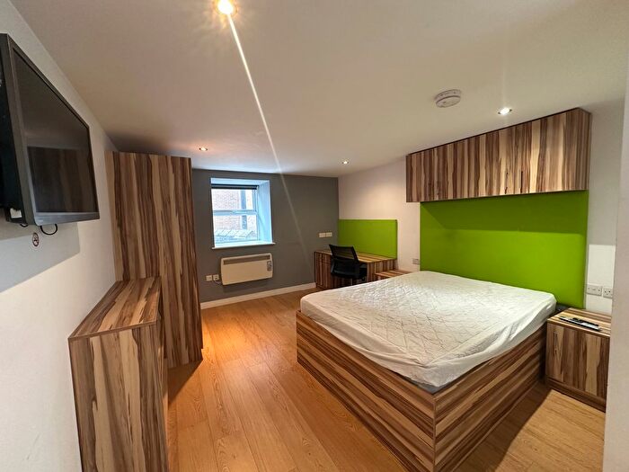 1 Bedroom Flat To Rent In Kirkgate, Huddersfield, HD1
