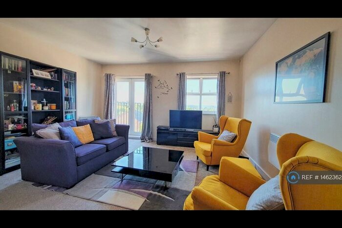 2 Bedroom Flat To Rent In Brook Square, London, SE18