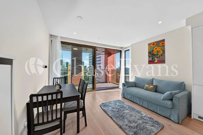 2 Bedroom Flat To Rent In The Arc, City Road, Old Street, London, EC1V