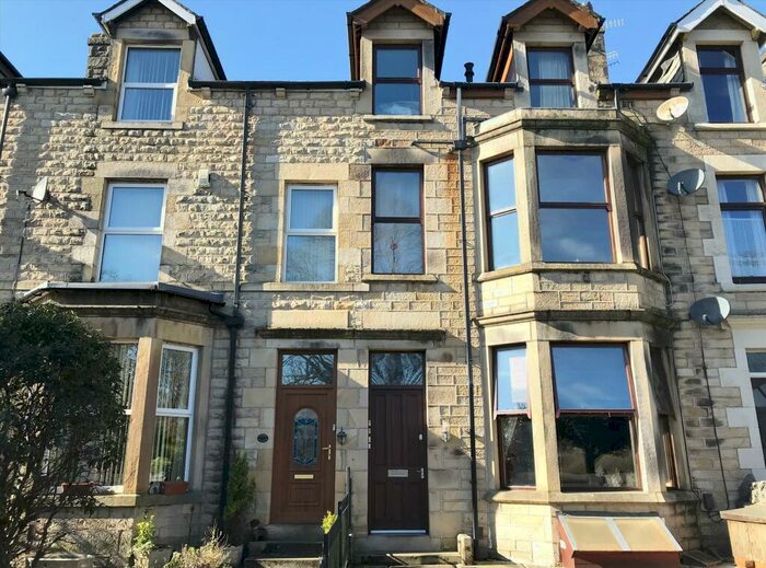 3 Bedroom Flat To Rent In Halton Road, Lancaster, LA1