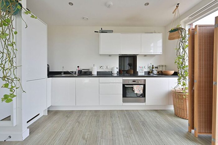 2 Bedroom Flat For Sale In Gayton Road, Harrow On The Hill, Harrow, HA1