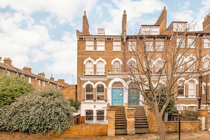 2 Bedroom Maisonette For Sale In South Villas, Camden Town, NW1