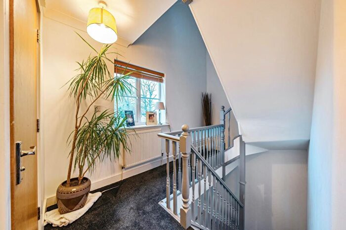 2 Bedroom Maisonette For Sale In Queens Terrace, Ongar, CM5