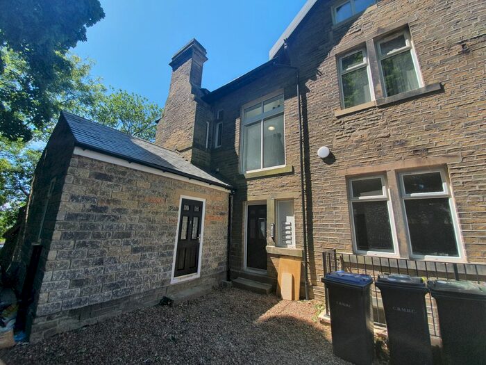 Block Of Flats To Rent In Shaftesbury Avenue, Bradford, BD9