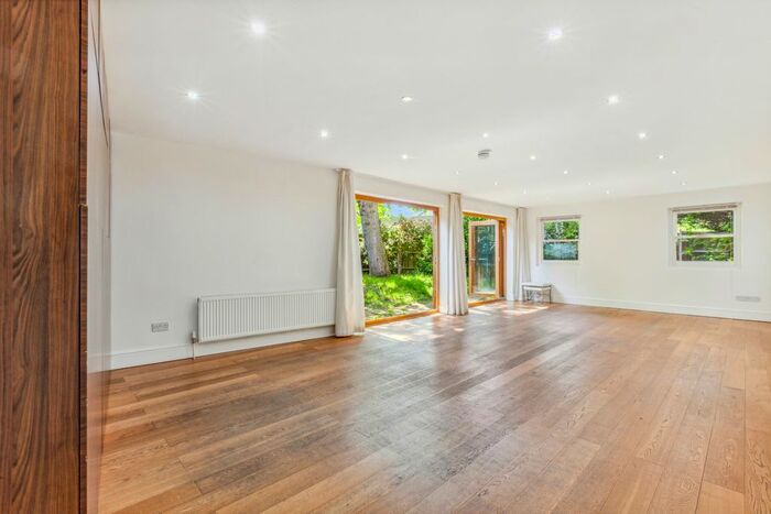 4 Bedroom Detached House To Rent In Princes Way, Wimbledon Common, SW19