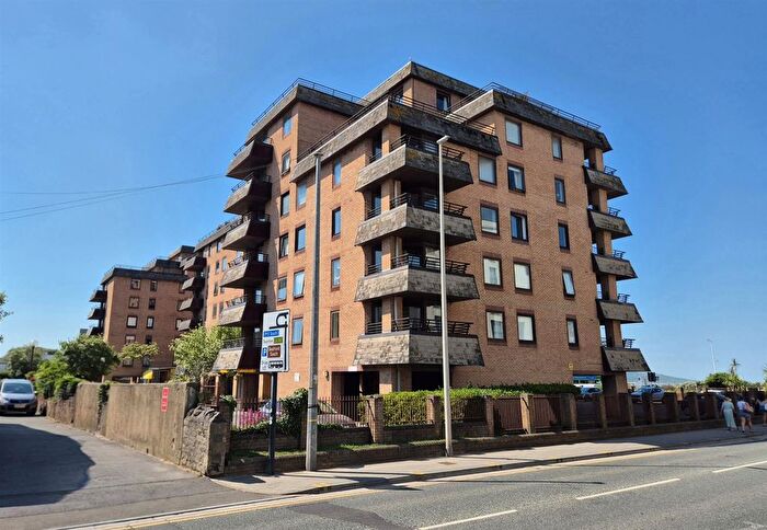 2 Bedroom Flat For Sale In Carlton Mansions, Beach Road, Weston-Super-Mare, BS23