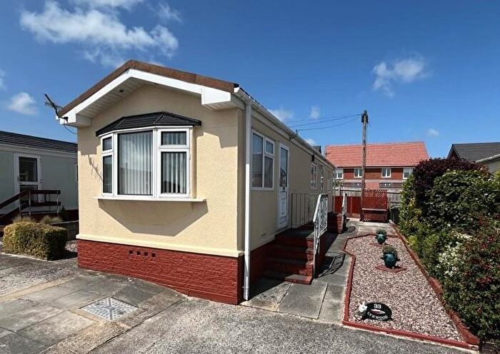 2 Bedroom Park Home For Sale In Lynwood Park, Warton, Preston, PR4