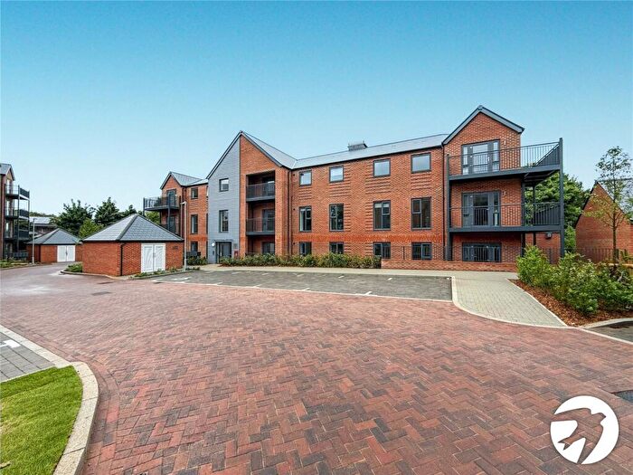 1 Bedroom Flat To Rent In Abbey Wood Road, Kings Hill, West Malling, Kent, ME19