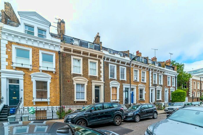 4 Bedroom Flat To Rent In Warneford Street, Clapton, E9