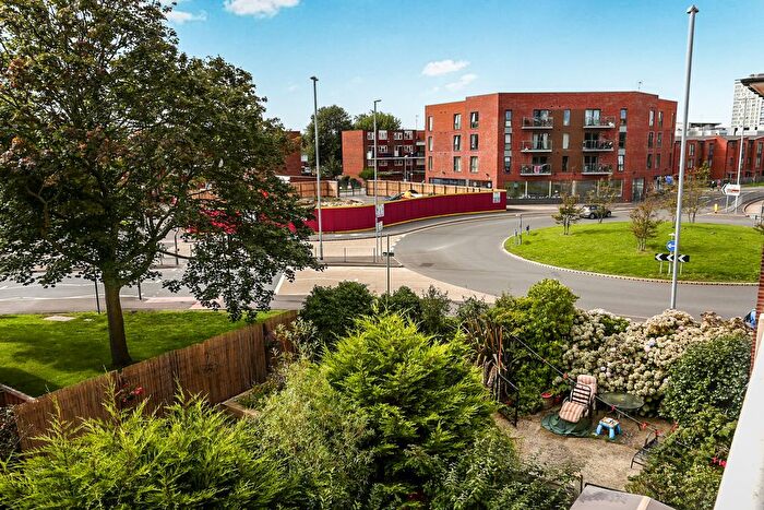 2 Bedroom Flat To Rent In Hyde Park Road, Southsea, PO5