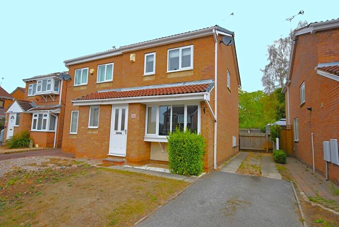 3 Bedroom Semi-Detached House For Sale In Wheatfield Drive, Tickhill, Doncaster, DN11