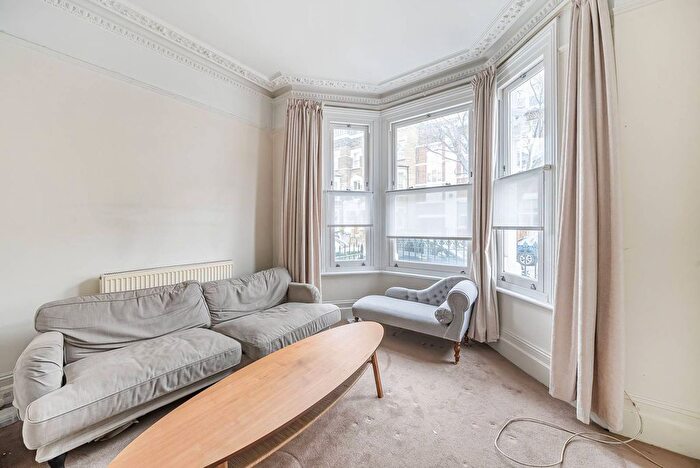 1 Bedroom Flat For Sale In Chesilton Road, Parsons Green, London, SW6