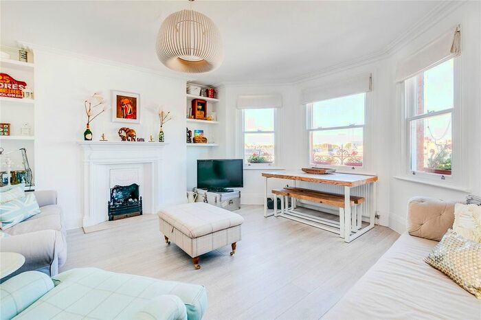 3 Bedroom Flat To Rent In Drive Mansions, Fulham Road, SW6