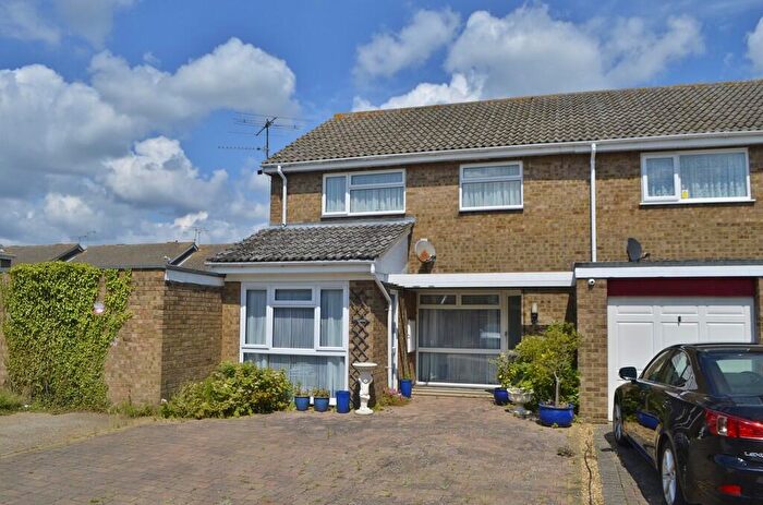 3 Bedroom End Of Terrace House For Sale In Recreation Close, Felixstowe, IP11